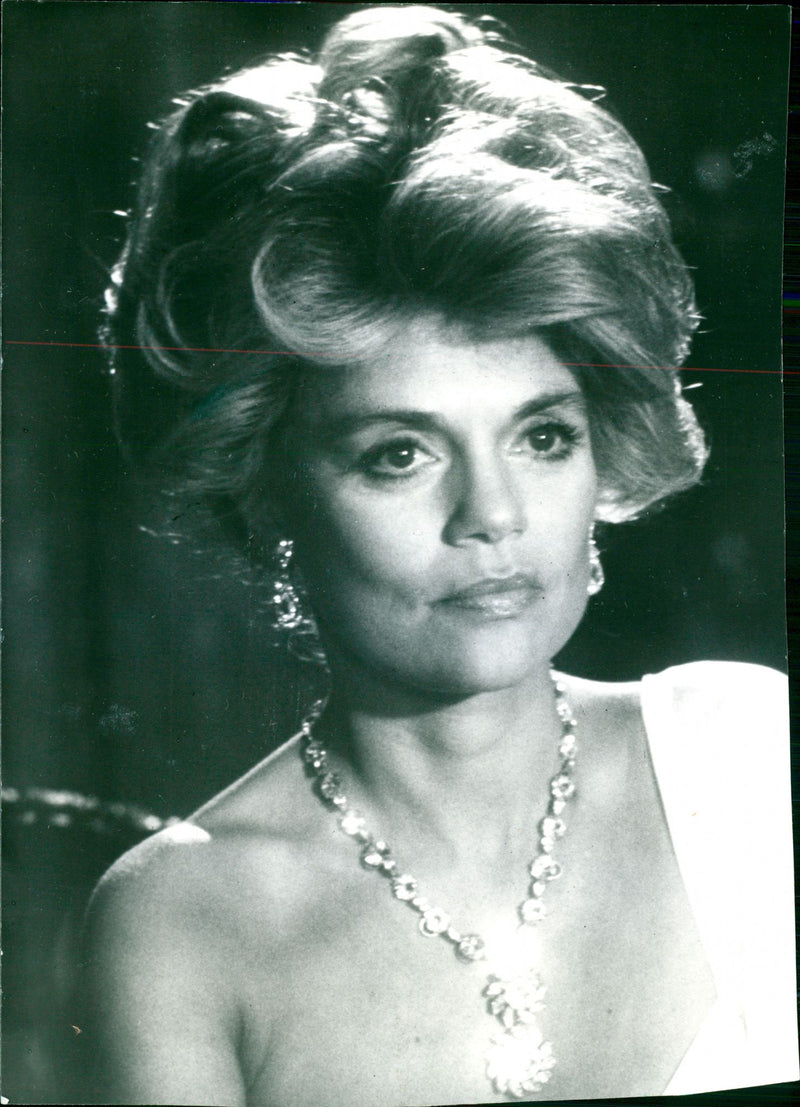 Actress Dyan Cannon - Vintage Photograph