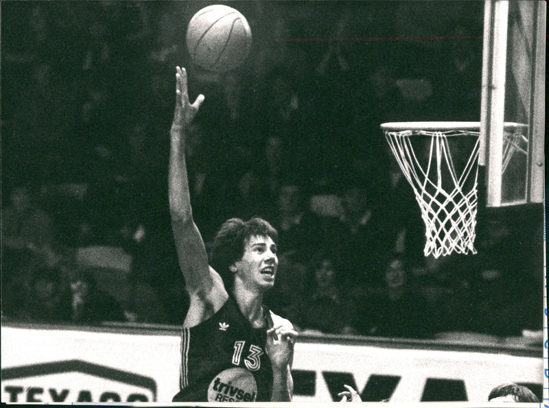 Sten Feldreich is a Swedish basketball player. - Vintage Photograph