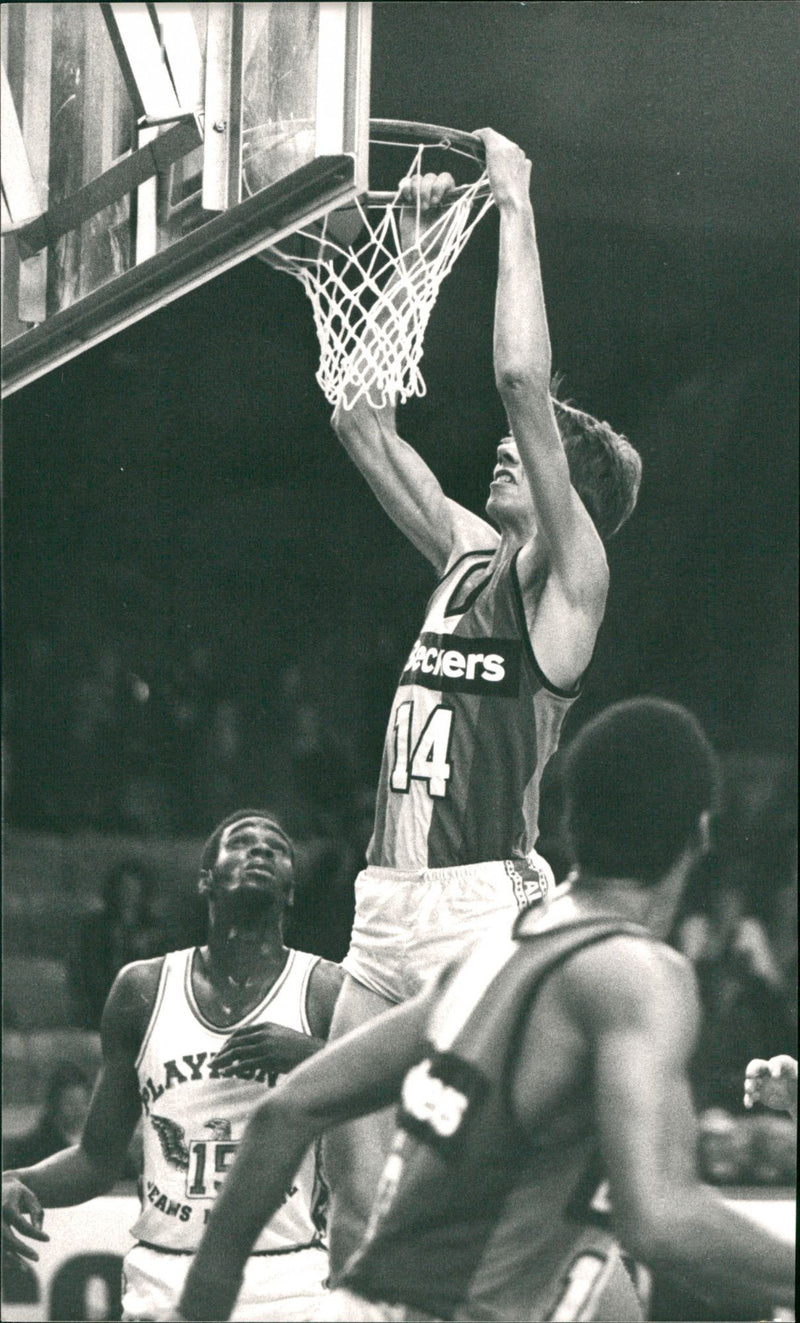 Basketball - Sten Feldreich - Vintage Photograph