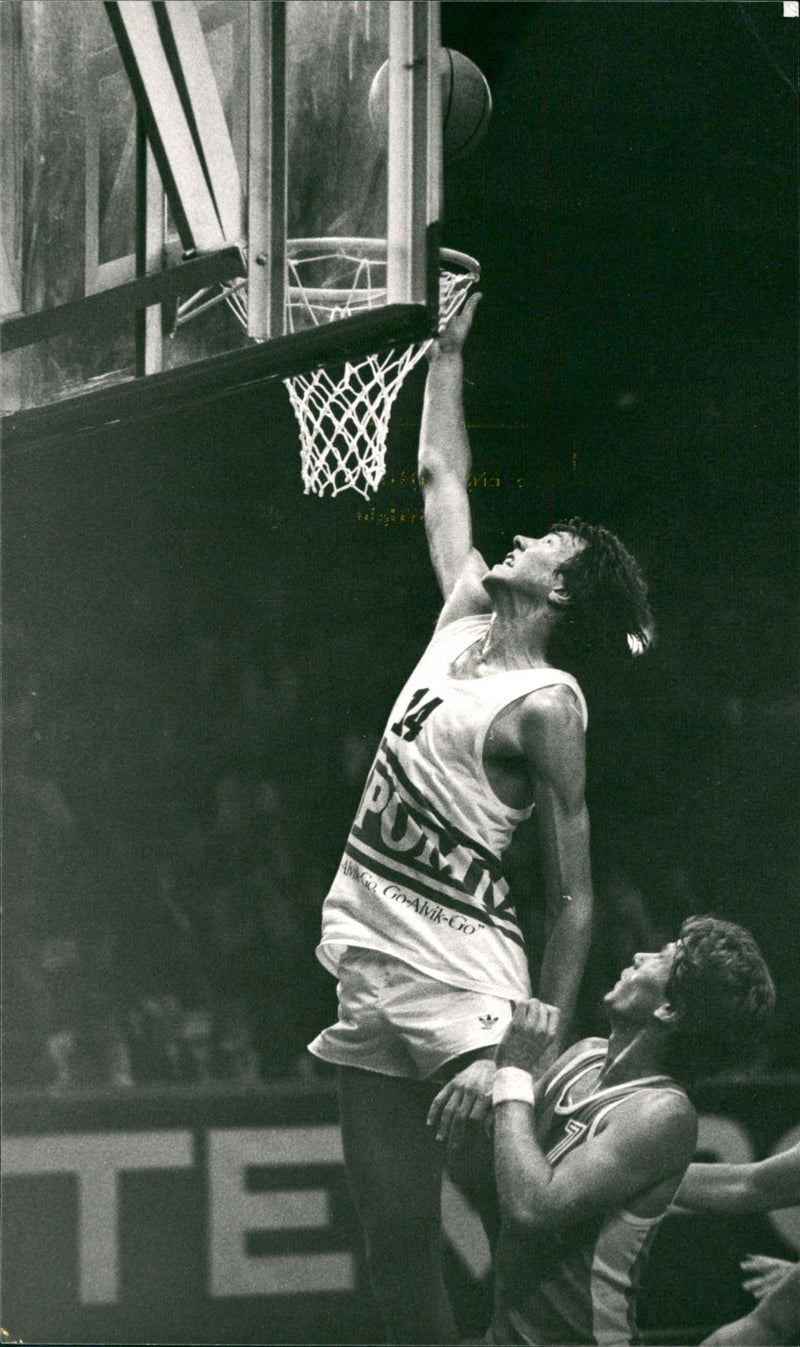 Basketball - Sten Feldreich - Vintage Photograph