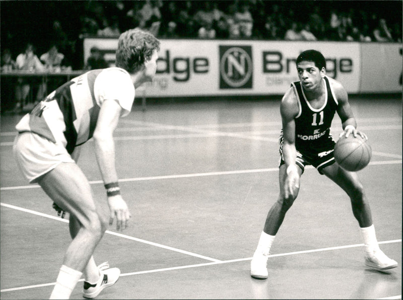 Bo Alvin Dukes, American basketball player. - Vintage Photograph