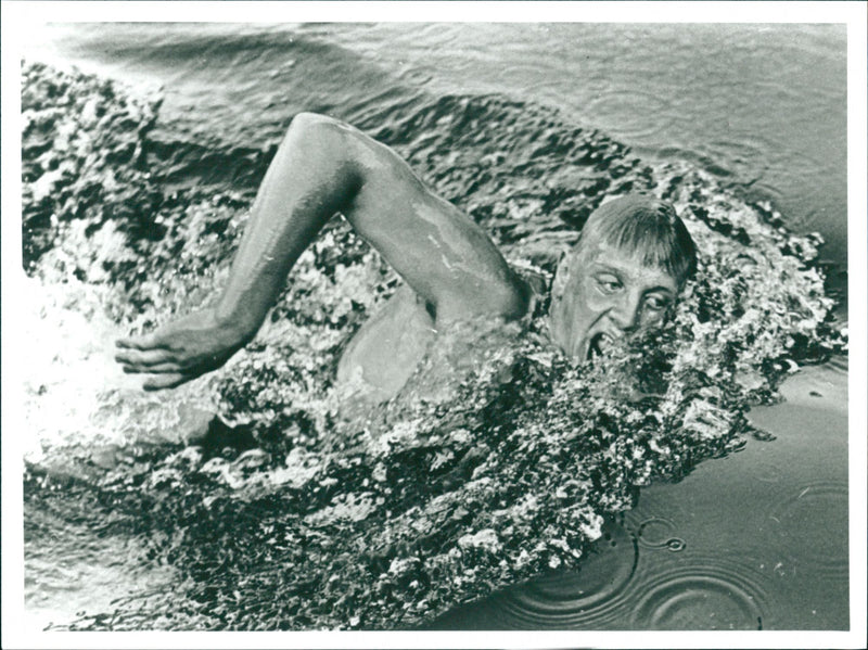 BjÃ¶rn Borg, swimming, record 100m 58.6 sec - Vintage Photograph