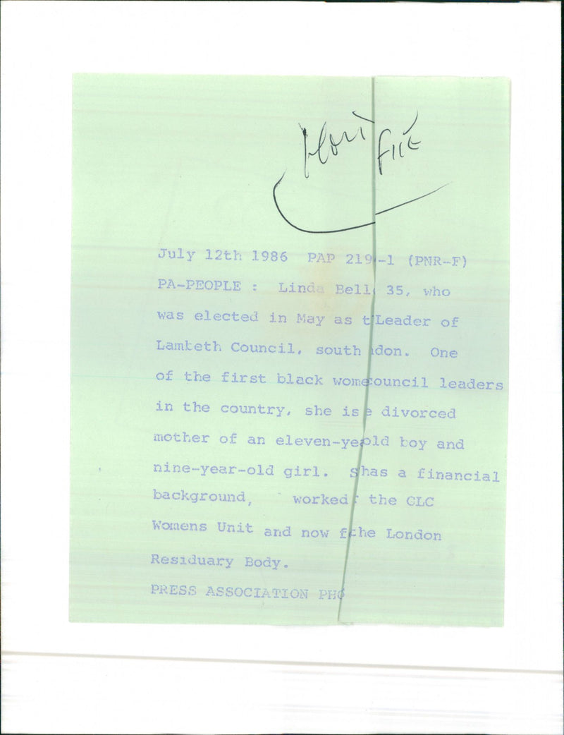 LEADER COUNTRY PRESS WRITER LINDA - Vintage Photograph