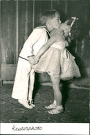 DAGBLADETS FREY BID ANIMALS APYSY NARSFRID AFTER ELIGT AND PUTZ TUAIS - Vintage Photograph