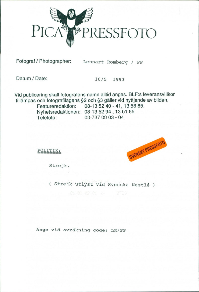 1993 STRIKE IMAGEFEATURED DESK ROMBERG ACTIO SWEDEN EXPEDITION - Vintage Photograph