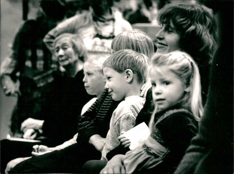 1987 STRAND THEIR AFTER MODERN POETRY HANDERSETERUHIDAGEN BAM - Vintage Photograph