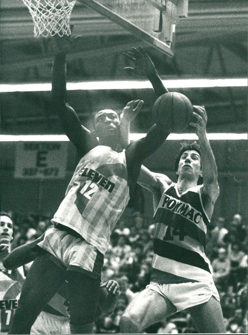 Reggie Hannah, Basketball Player. - Vintage Photograph