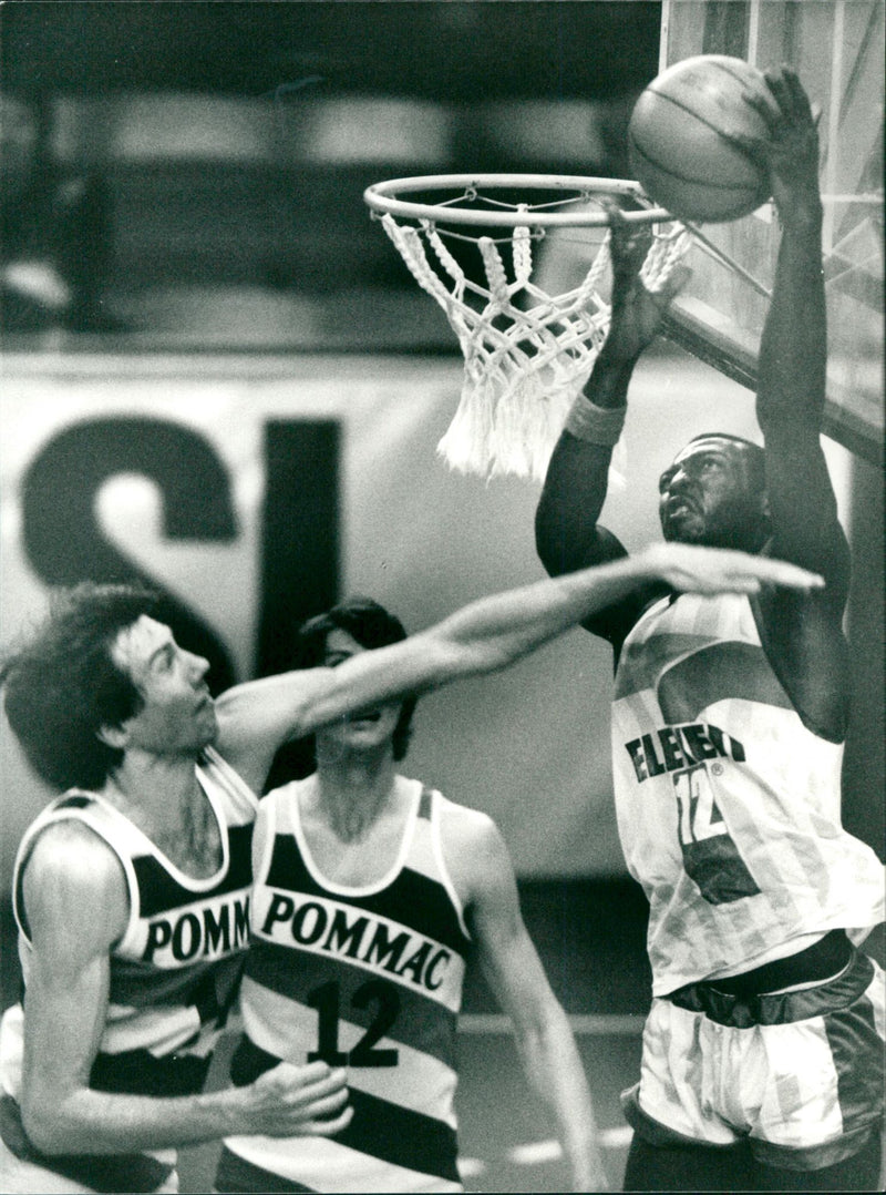 Reggie Hannah, Basketball Player. - Vintage Photograph