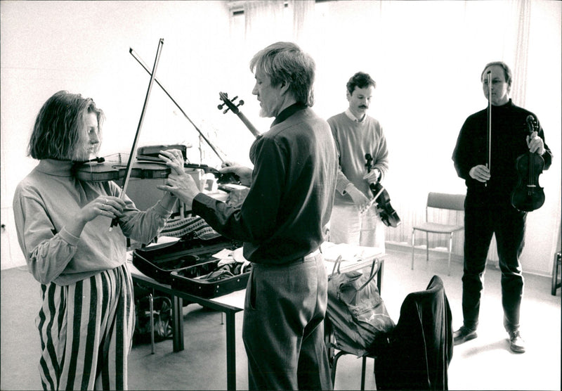 1989 HOLE MUSIC CLUB SCHOOL JUREK PHOTO - Vintage Photograph