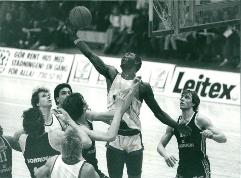 Reggie Hannah, Basketball Player. - Vintage Photograph