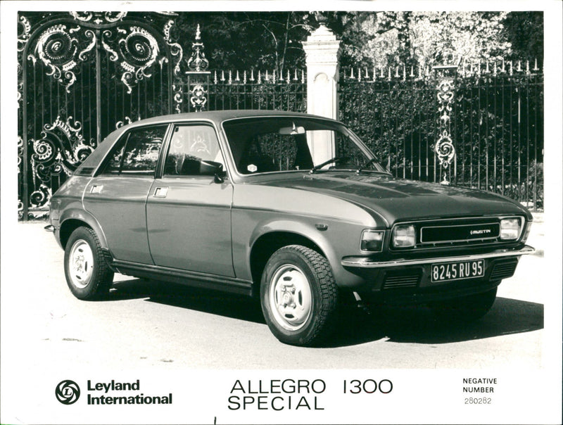 Cars: Austin: Allegro 1300 Special - Vintage Photograph