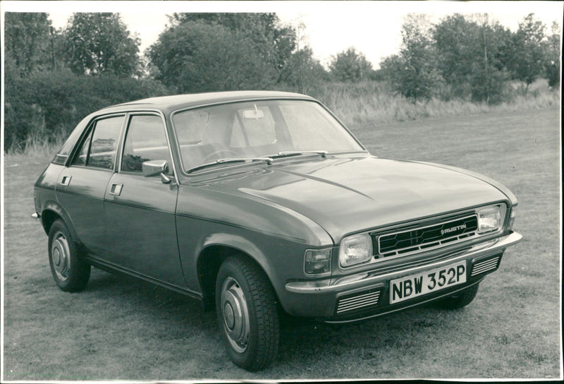 Cars: Austin: Austin Allegro 2 - Vintage Photograph