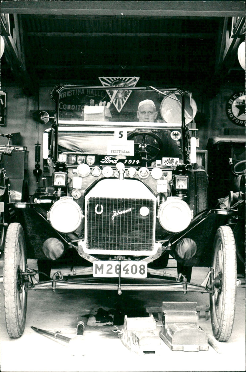Cars : Old Cars - Vintage Photograph