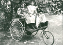 Cars : Old Cars, Benz Tricycle Propulsion - Vintage Photograph