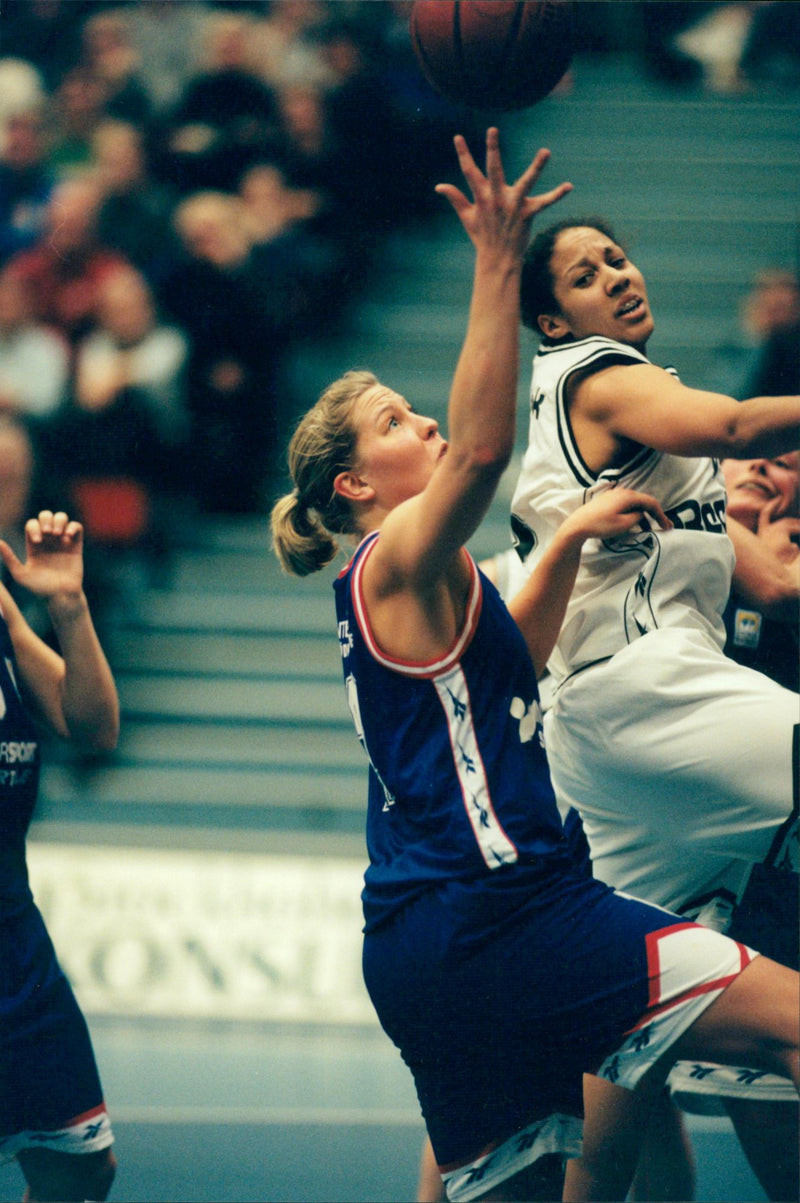 Women's basketball - Vintage Photograph