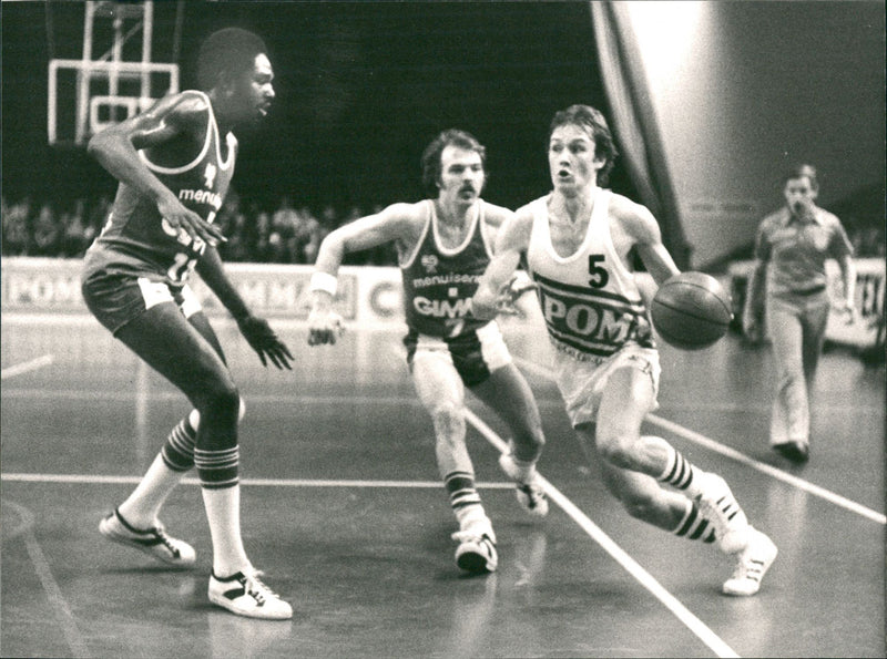 Peter Gunterberg, swedish basketball player. - Vintage Photograph