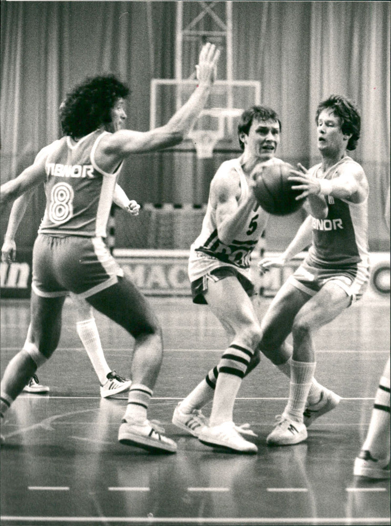 Peter Gunterberg, swedish basketball player. - Vintage Photograph