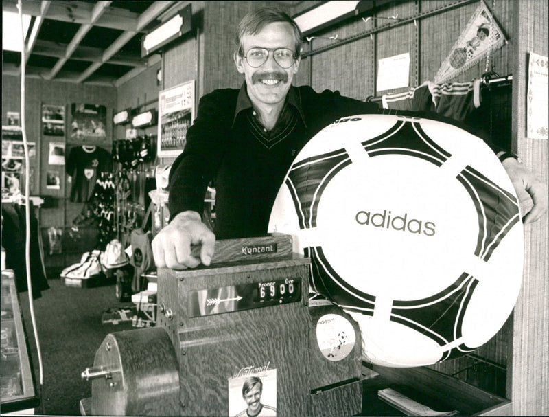 Staffan Tapper, footballer playing for Malmö FF. - Vintage Photograph