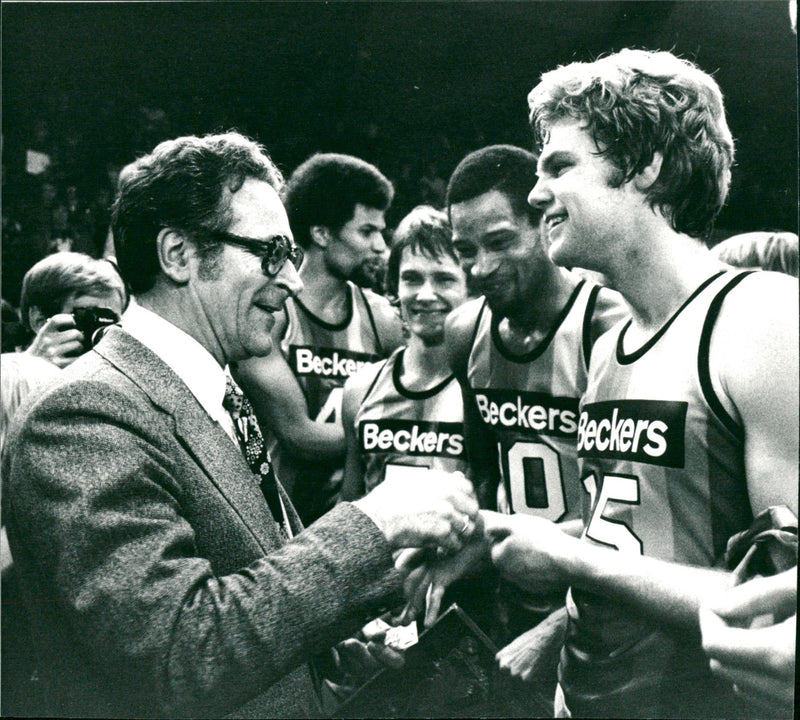 Alvik Basketball, Ake Skyttewall and Tom Lockhart with basketball association general secretary Ali Strunke. - Vintage Photograph