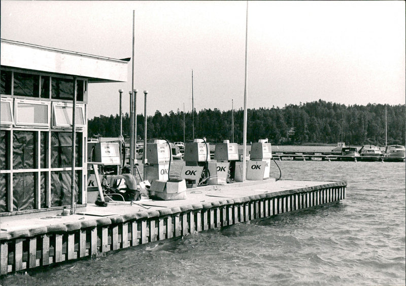 1972 COOPER LANDSCAPE FREE KARLSUND MARINE - Vintage Photograph