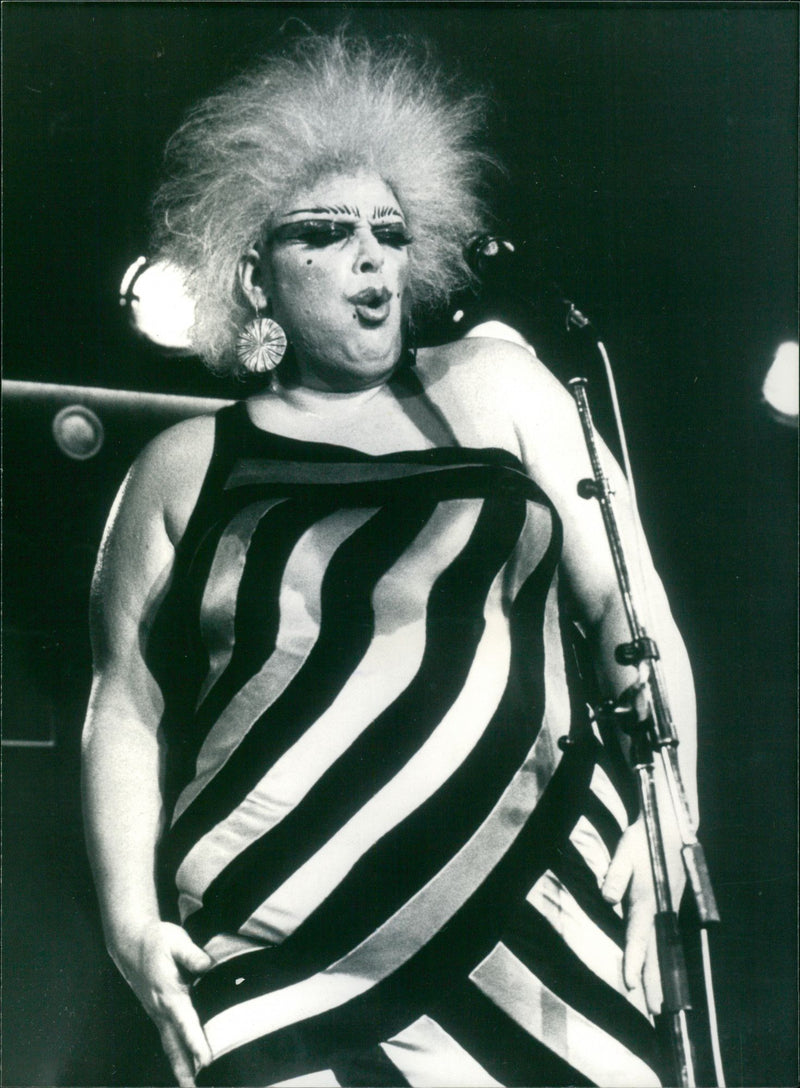 1985 STAGE BRITISH AMERICAN CONCERT PRESS - Vintage Photograph