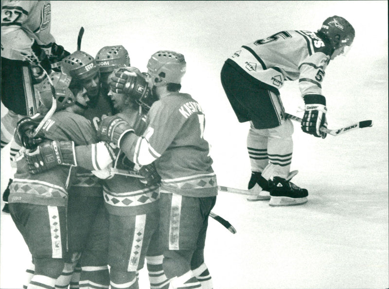 Hakan Loob, ice hockey player. - Vintage Photograph