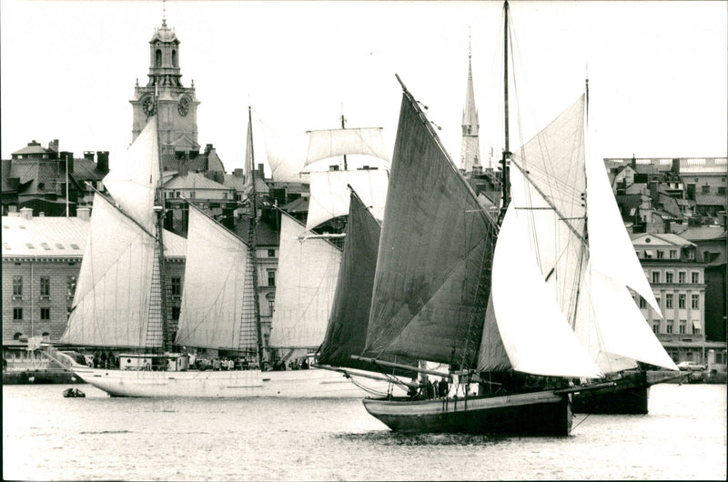 Sealing ships - Vintage Photograph