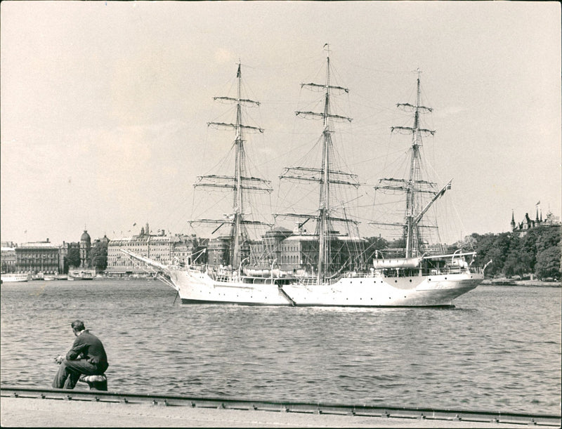 Sealing ships, Christian Radich. - Vintage Photograph