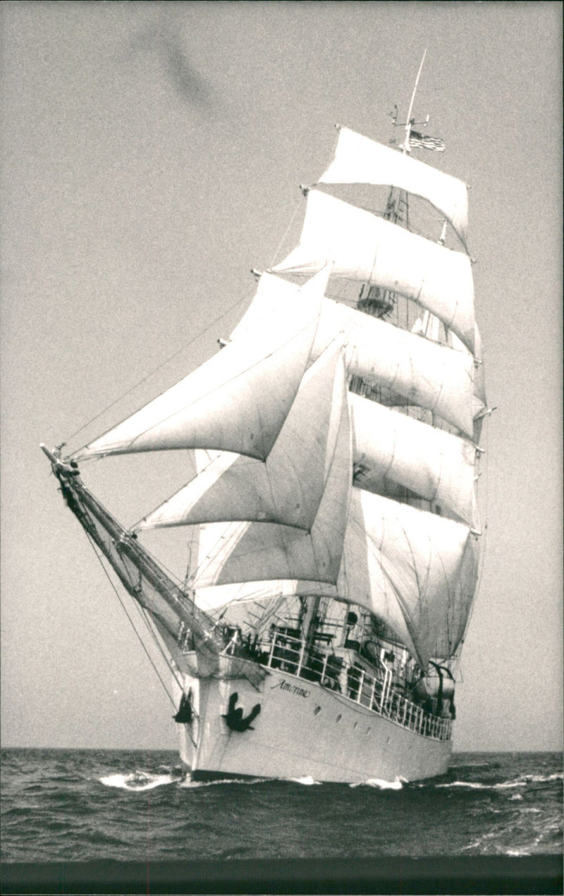 Sealing ships - Vintage Photograph