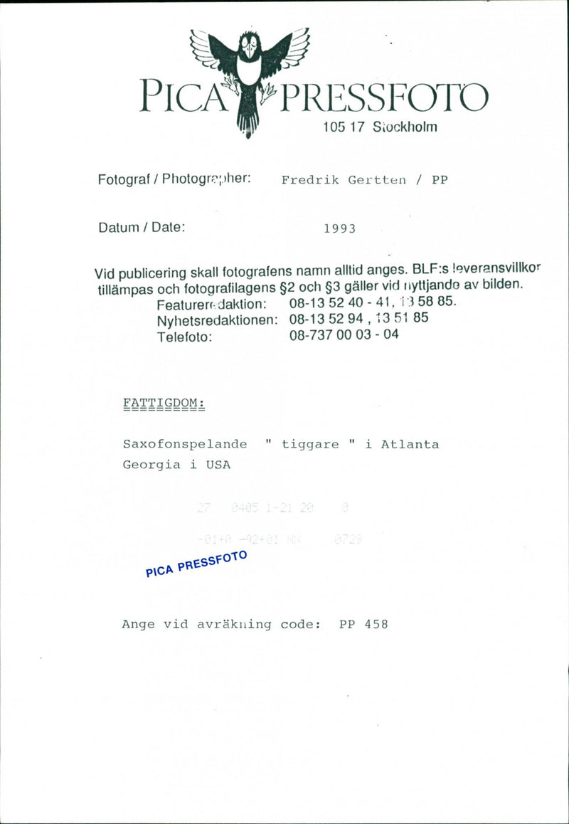 1993 PICA IMAGEFEATURED DESK BEGGARS STATES ACTION DELIV WRITER - Vintage Photograph