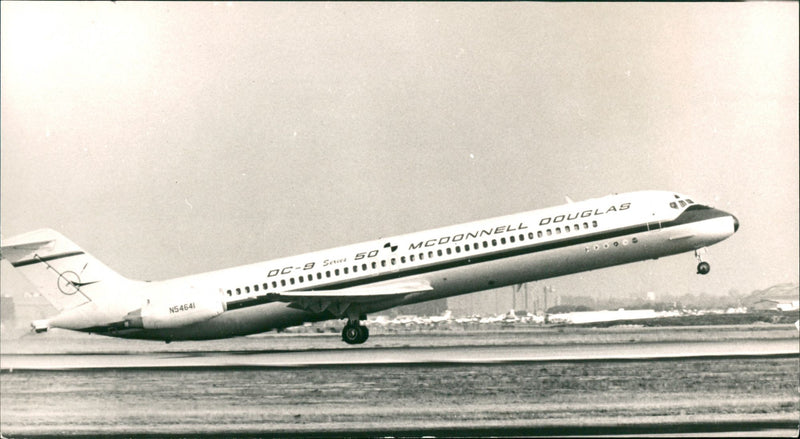 McDonnell Douglas DC-9. - Vintage Photograph