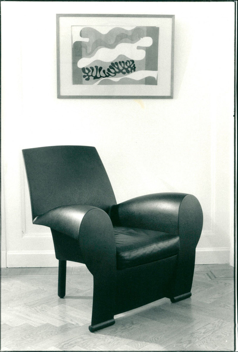 1988 PICA ENGLAND MARK LARGE CODE PITALBILD CHAIR MUSIC - Vintage Photograph