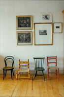 ENGLAND MARK LARGE CODE PITALBILD CHAIR BUILTIN STEREO MUSIC - Vintage Photograph