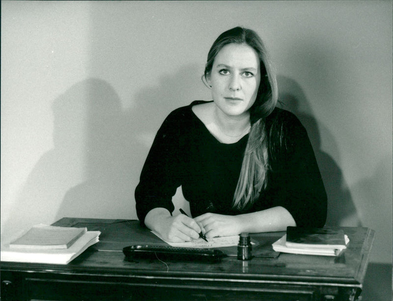 Anna Von Rosen. - Vintage Photograph
