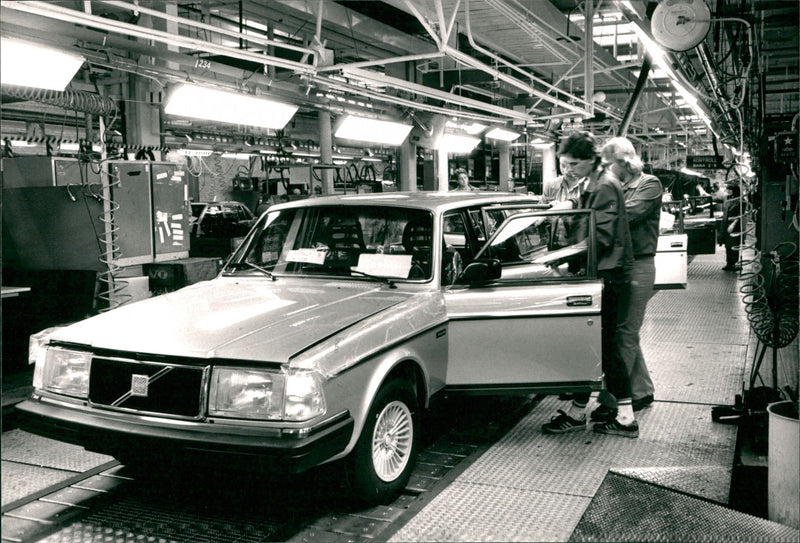 Car production Volvo. - Vintage Photograph