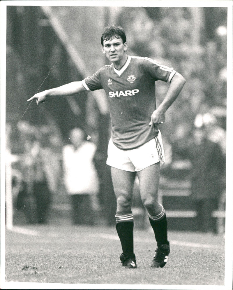 Bryan Robson, Manchester Utd - Vintage Photograph