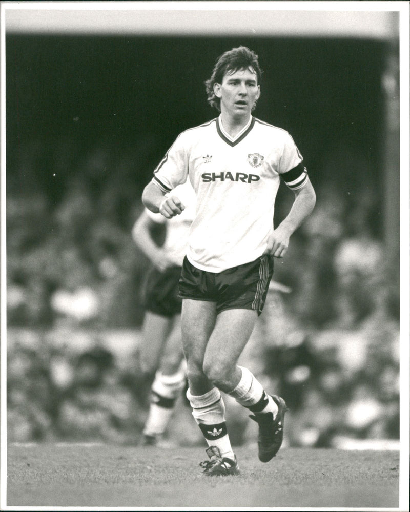 Bryan Robson, Manchester United - Vintage Photograph