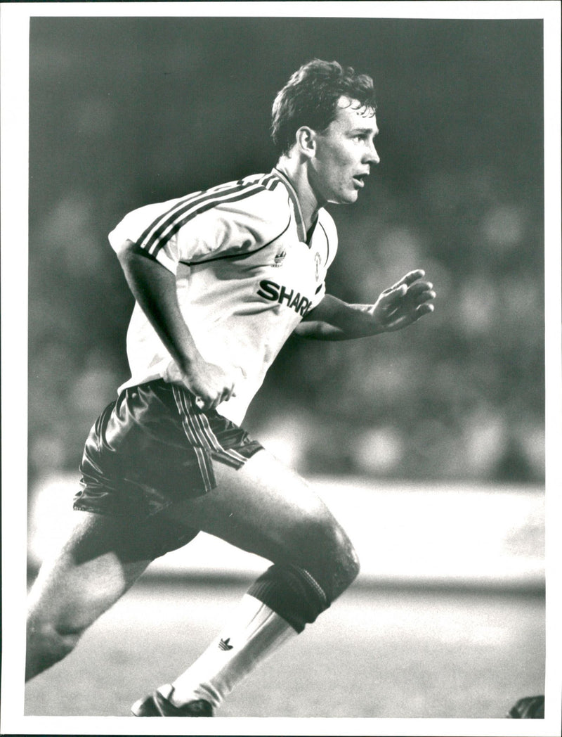 Bryan Robson, Manchester United - Vintage Photograph
