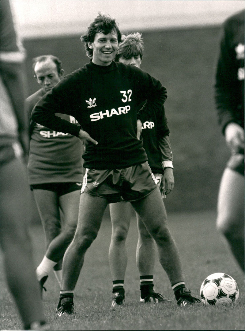 Bryan Robson, Manchester United footballer - Vintage Photograph