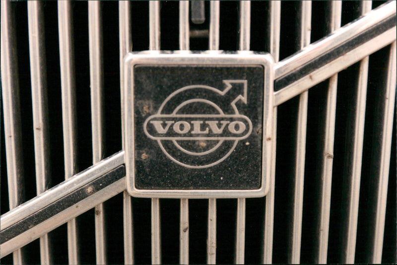 VOLVO PIN WWW EARTHYL FLT MARK PHEP BILD OZDZ - Vintage Photograph