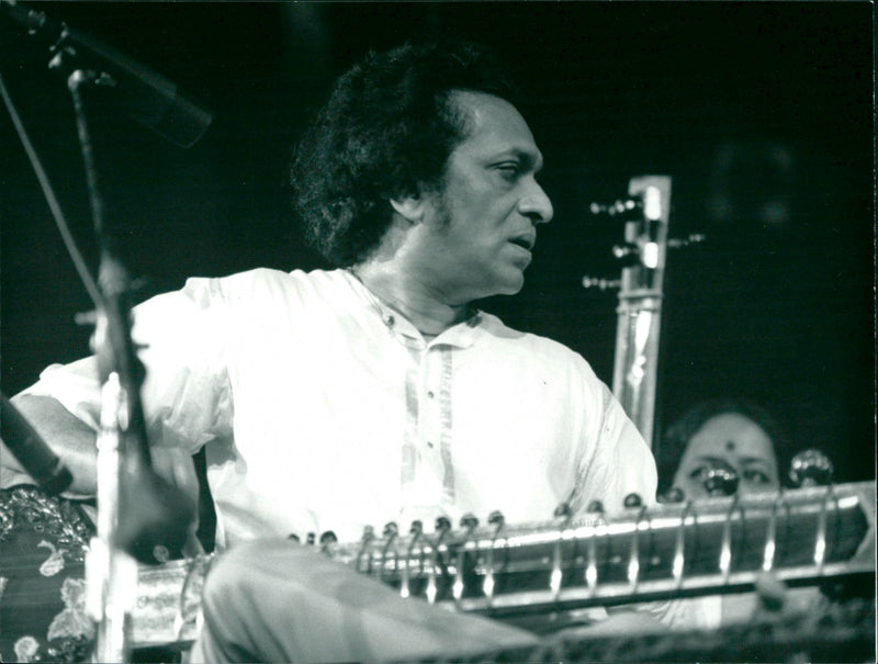 Ravi Shankar has a concert in Bangladesh - Vintage Photograph