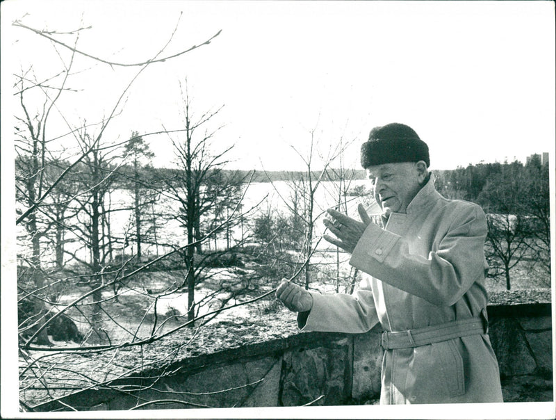 Evert Taube, troubadour and author. - Vintage Photograph