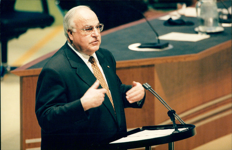 Helmut Kohl. - Vintage Photograph