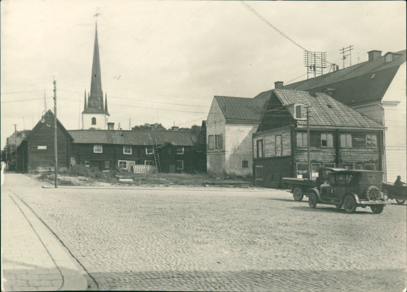 PICA CLOSURE VOLVO AERO ARBOGA INSTALLED PEDALS HOME AFTER ANNOUNCEMENT - Vintage Photograph