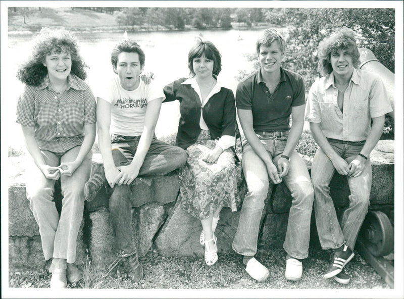 1978 PROGRAM COPYROUTE SONG MUSIC PROGRAM LEADER GAN BESTAR YOU MATS AND LINDA - Vintage Photograph