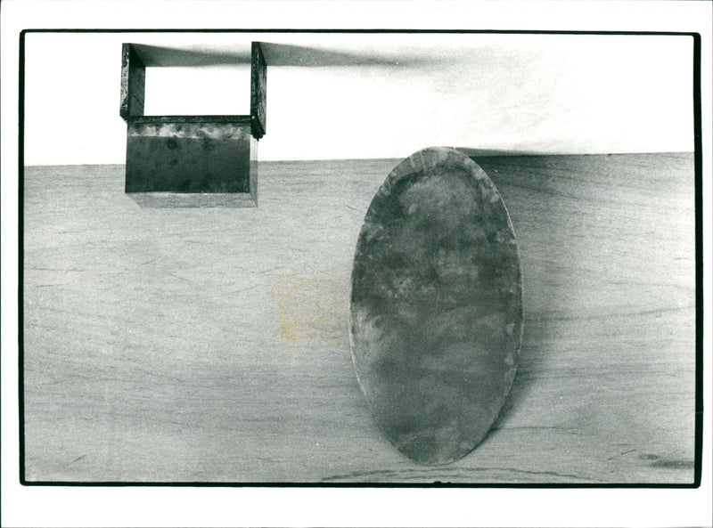 KIND CEATED HAS LANDSCAPE IMAGE JOHAN SCOTT AND LITTLE LEIF JANSSON - Vintage Photograph