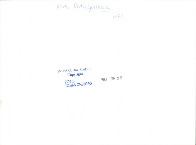 1988 IRINA RATUSINSKAJA ENGLISH POET DAIBLADED - Vintage Photograph