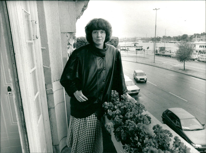 1988 IRINA RATUSINSKAJA ENGLISH POET DAIBLADED - Vintage Photograph