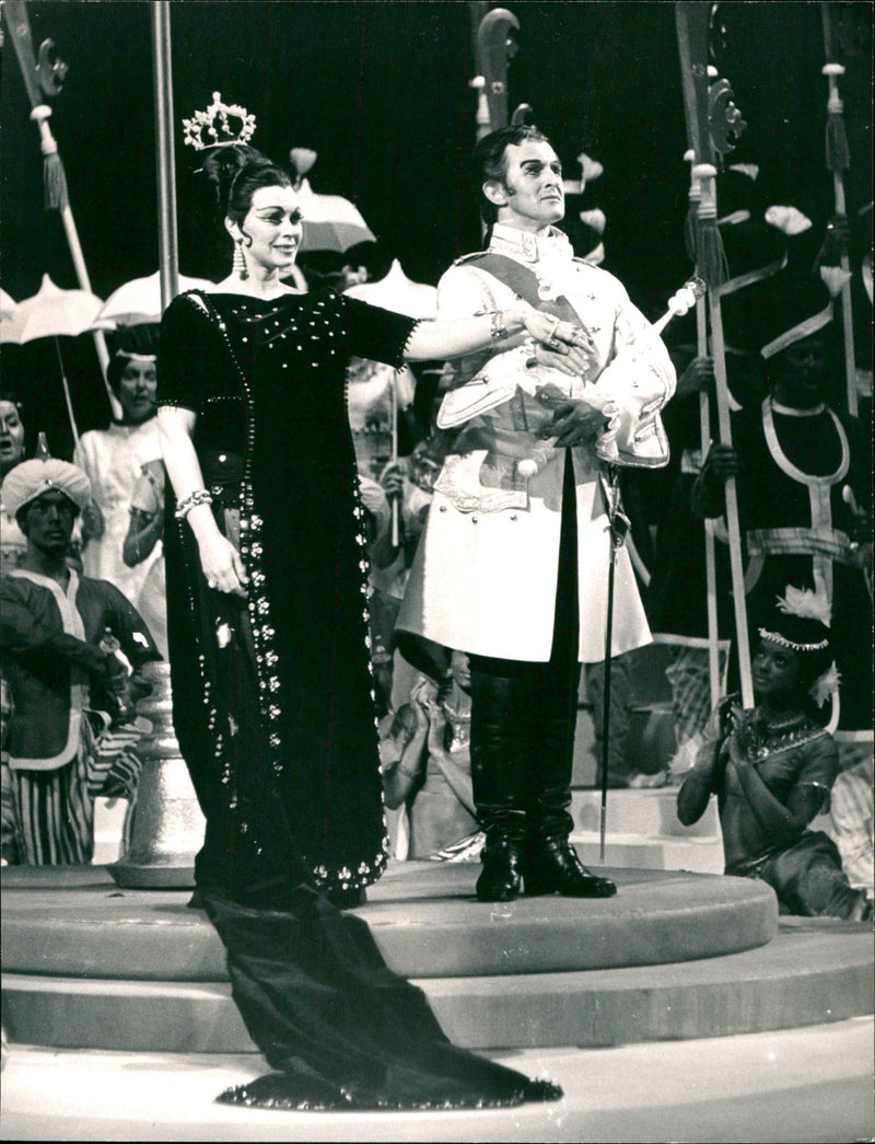 Theater: The Queen of Colconda - Vintage Photograph