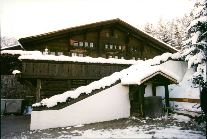 Gunter Sachs, The international jet-set Gstaad, the prestigious Swiss ski resort, - Vintage Photograph